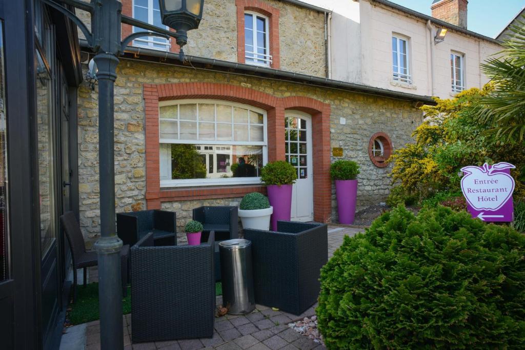 Logis Hotel Restaurant L'Auberge Normande Карантан Экстерьер фото