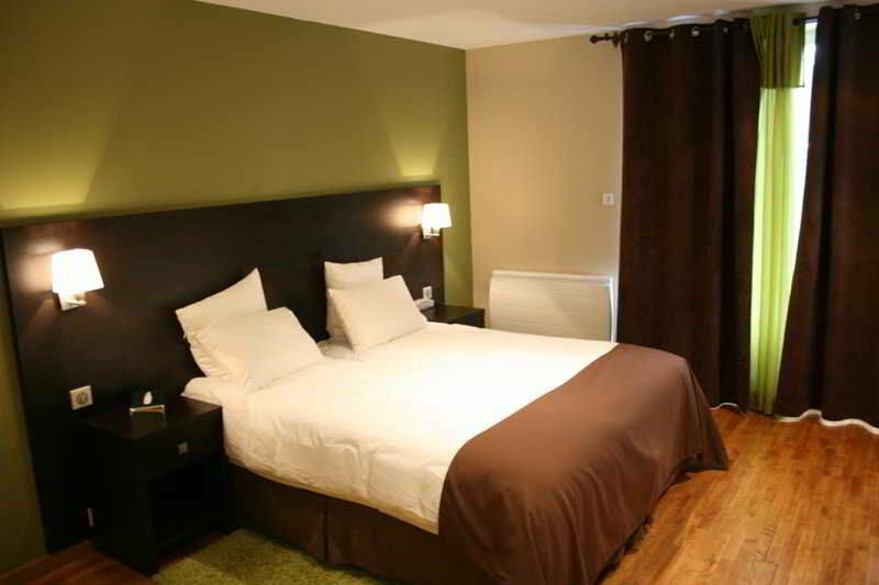 Logis Hotel Restaurant L'Auberge Normande Карантан Экстерьер фото